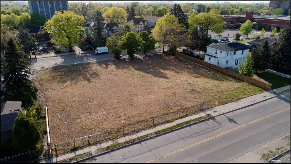 Why It’s Important to Decide Whether to Buy Land Before Hiring a Custom Home Builder